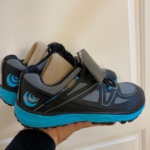 Topos Hydroventure. NEW never worn